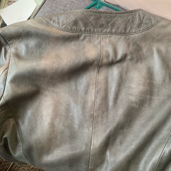 MaxMara Vintage Green Women’s Genuine Leather Jacket made in Italy (US SZ 12) - Picture 13 of 16